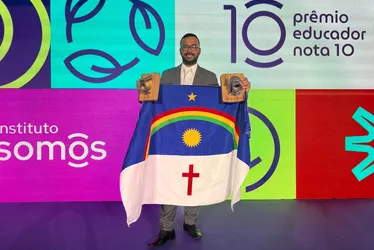 Imagem ilustrativa da imagem Professor de Pernambuco ganha Prêmio Educador Nota 10 e é eleito Educador do Ano