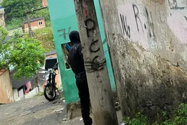 
          Imagem ilustrativa da imagem 'Progresso Complexo': operação mira aliança entre facções rivais do PCV no ES
          