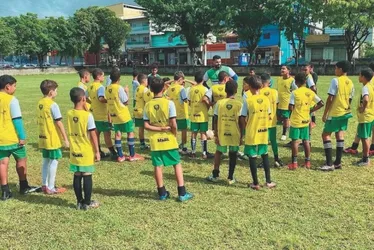 
          Imagem ilustrativa da imagem Projeto social de Cariacica abre vagas para aulas de futebol
          