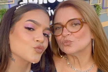 
          Imagem ilustrativa da imagem 'Quem me ama está me ajudando a levantar', diz Mel Maia após morte da mãe
          