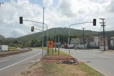 
          Imagem ilustrativa da imagem Radares na BR-101, em Viana, começam a ser instalados
          