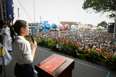 
          Imagem ilustrativa da imagem Raquel Lyra destaca fé dos pernambucanos na 1ª Festa do Morro pós-reconstrução
          