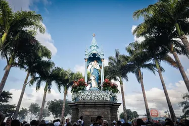 
          Imagem ilustrativa da imagem Raquel Lyra destaca fé dos pernambucanos na 1ª Festa do Morro pós-reconstrução
          
