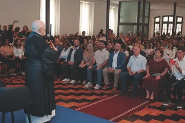 
          Imagem ilustrativa da imagem Rede Abraço: atendimento gratuito contra o vício em drogas
          