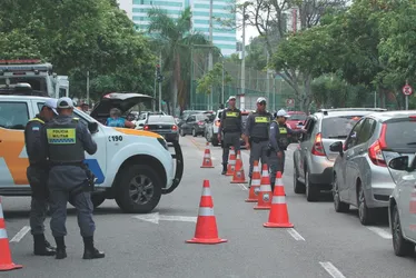 
          Imagem ilustrativa da imagem Reforço na fiscalização: blitze diárias nas ruas e estradas começam nesta sexta
          