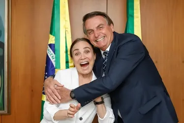 Imagem ilustrativa da imagem Regina Duarte diz que sonha com possível candidatura de Flávio Bolsonaro