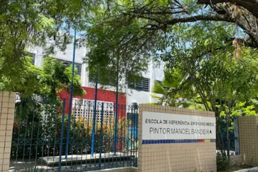 
          Imagem ilustrativa da imagem Reprovação em massa será revista após protesto na Erem Pintor Manoel Bandeira
          