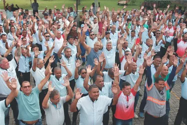 
          Imagem ilustrativa da imagem Rodoviários vão fazer nova assembleia nesta quarta para decidir sobre greve
          