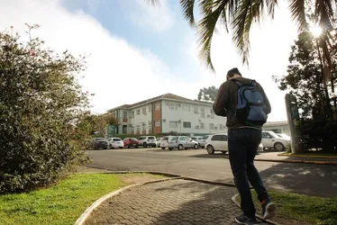 
          Imagem ilustrativa da imagem SC pode acabar com cotas raciais nas universidades? O que a Justiça e os estudos dizem sobre o tema
          