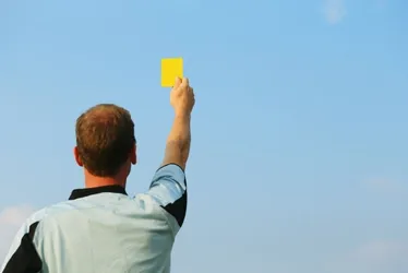 
          Imagem ilustrativa da imagem STF entende que forçar cartão amarelo não basta para manipular resultado
          