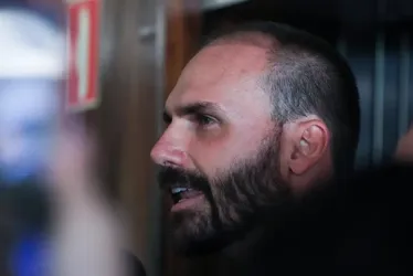 Imagem ilustrativa da imagem STF forma maioria para tornar Eduardo Bolsonaro réu no tarifaço