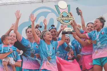 
          Imagem ilustrativa da imagem São Pedro é hexa no futebol de areia
          