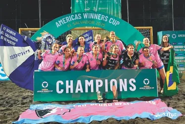 
          Imagem ilustrativa da imagem São Pedro vence e leva o tri na "Libertadores" do futebol de areia feminino
          