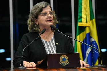 Imagem ilustrativa da imagem Senadora Teresa Leitão recebe alta após queda no plenário do Senado