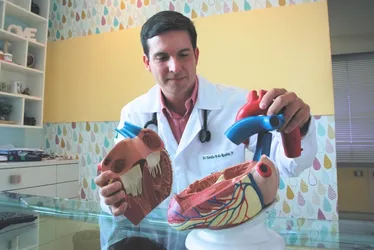 Imagem ilustrativa da imagem Síndrome do Coração Partido: médicos explicam doença que "simula" infarto