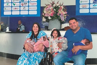 
          Imagem ilustrativa da imagem Sufoco e alegrias na família dos sêxtuplos capixabas
          