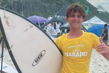 
          Imagem ilustrativa da imagem Surfista Eric Grattz garante pódios na final do Estadual
          