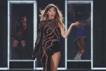 
          Imagem ilustrativa da imagem Taylor Swift, Stranger Things e Papai Noel: uma seleção de filmes e séries
          