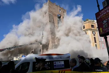 Imagem ilustrativa da imagem Torre medieval em Roma desaba durante obras de renovação e deixa feridos