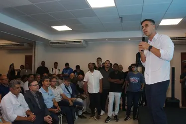 
          Imagem ilustrativa da imagem Trecho de 30 km da BR-101 vai ter ciclovia, faixa só para ônibus e túnel
          