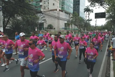 
          Imagem ilustrativa da imagem Veja imagens dos participantes da Corrida Tribuna Ruas da Cidade
          