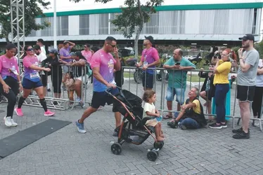 
          Imagem ilustrativa da imagem Veja imagens dos participantes da Corrida Tribuna Ruas da Cidade
          