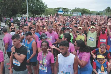 
          Imagem ilustrativa da imagem Veja imagens dos participantes da Corrida Tribuna Ruas da Cidade
          