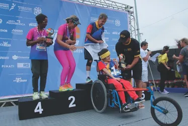 
          Imagem ilustrativa da imagem Veja imagens dos participantes da Corrida Tribuna Ruas da Cidade
          