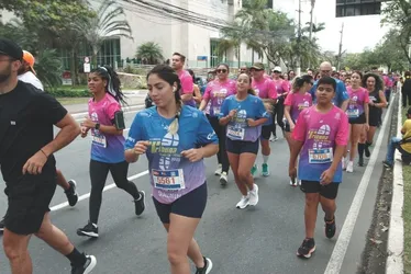 
          Imagem ilustrativa da imagem Veja imagens dos participantes da Corrida Tribuna Ruas da Cidade
          