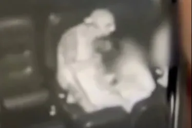 
          Imagem ilustrativa da imagem Homem que agrediu companheira grávida em cinema é preso após publicar ofensas em redes sociais
          