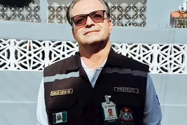 
          Imagem ilustrativa da imagem Vídeos mostram momento em que prefeito de Barreiros faz pouso forçado de ultraleve após falha
          