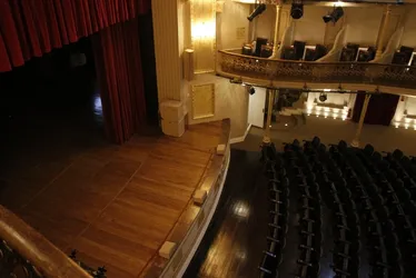 
          Imagem ilustrativa da imagem Visitas guiadas no Theatro Carlos Gomes começam em dezembro. Saiba como conhecer
          