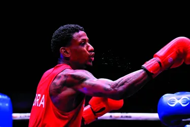 Imagem ilustrativa da imagem Yuri Falcão inicia carreira híbrida no boxe