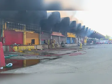 Imagem ilustrativa da imagem Atingida por incêndio, Ceasa ‘Grande Rio’ é a maior central de abastecimento do Estado