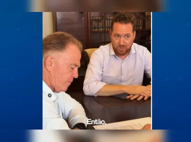 Alunos durante aula de introdução à robótica utilizam kit de programação em arduino: experiência prática torna o aprendizado mais significativo