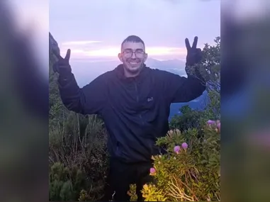 Zacharias Calil e integrante da equipe do Hemu durante cirurgia de alta complexidade em gêmeos siameses