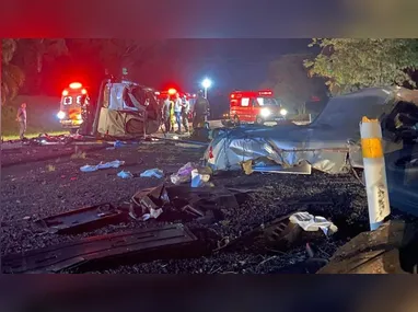 Imagem ilustrativa da imagem Colisão de caminhão e van deixa 5 mortos em rodovia no RS