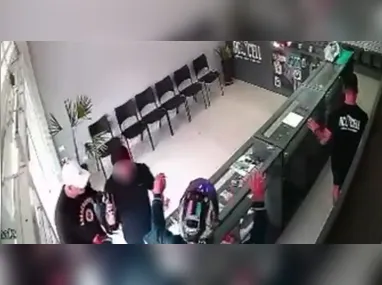 Gleyza Vasconcelos afirmava que faria implantes dentários e extraía vários dentes das vítimas