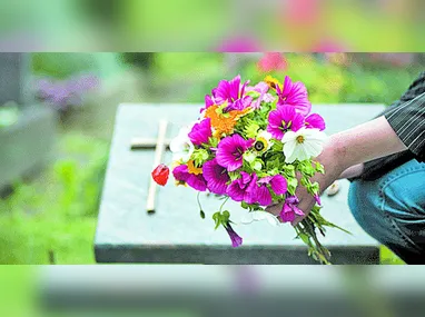 Imagem ilustrativa da imagem Finados: variação do preço de flores chega a 400% em Vitória