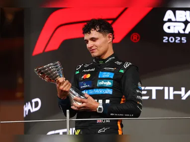 Carros durante a corrida: categoria “Graduados” ainda tem quatro na disputa pelo título