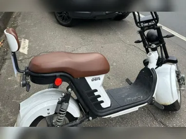 Jhonata Zandonadi, Eliza Bottacine Dalvi e Franco Alledi, comemoram os prêmios conquistados