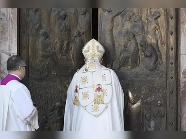 Imagem ilustrativa da imagem Por que multidão de fiéis tem se dirigido ao Santuário de Aparecida nos últimos dias do ano