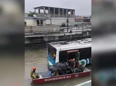 Área onde os corpos foram encontrados foi isolada para realização de perícia