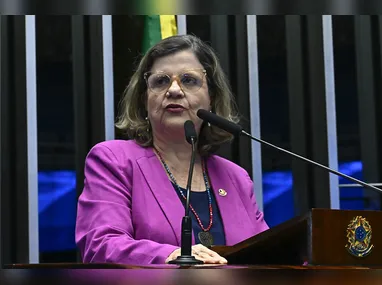 Imagem ilustrativa da imagem Senadora Teresa Leitão sofre queda no plenário do Senado e é socorrida