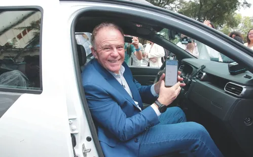 
          Imagem ilustrativa da imagem 300 câmeras em viaturas vão identificar criminosos no ES
          