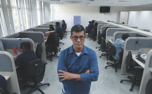 
          Imagem ilustrativa da imagem 560 ligações falsas todo dia para polícia e Samu
          