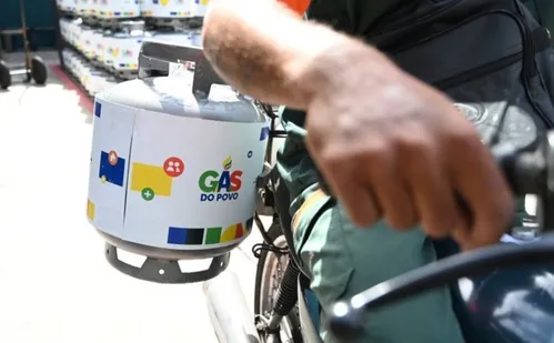 
          Imagem ilustrativa da imagem 7,4 mil famílias de Vitória recebem botija de gás gratuita em programa federal
          