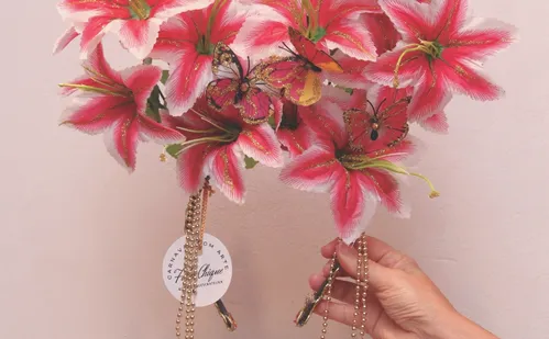 
          Imagem ilustrativa da imagem Acessórios para brilhar no Carnaval
          