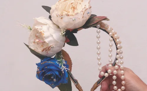 
          Imagem ilustrativa da imagem Acessórios para brilhar no Carnaval
          