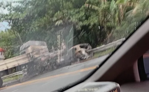 
          Imagem ilustrativa da imagem Acidente em rodovia deixa três feridos e provoca incêndio no ES
          